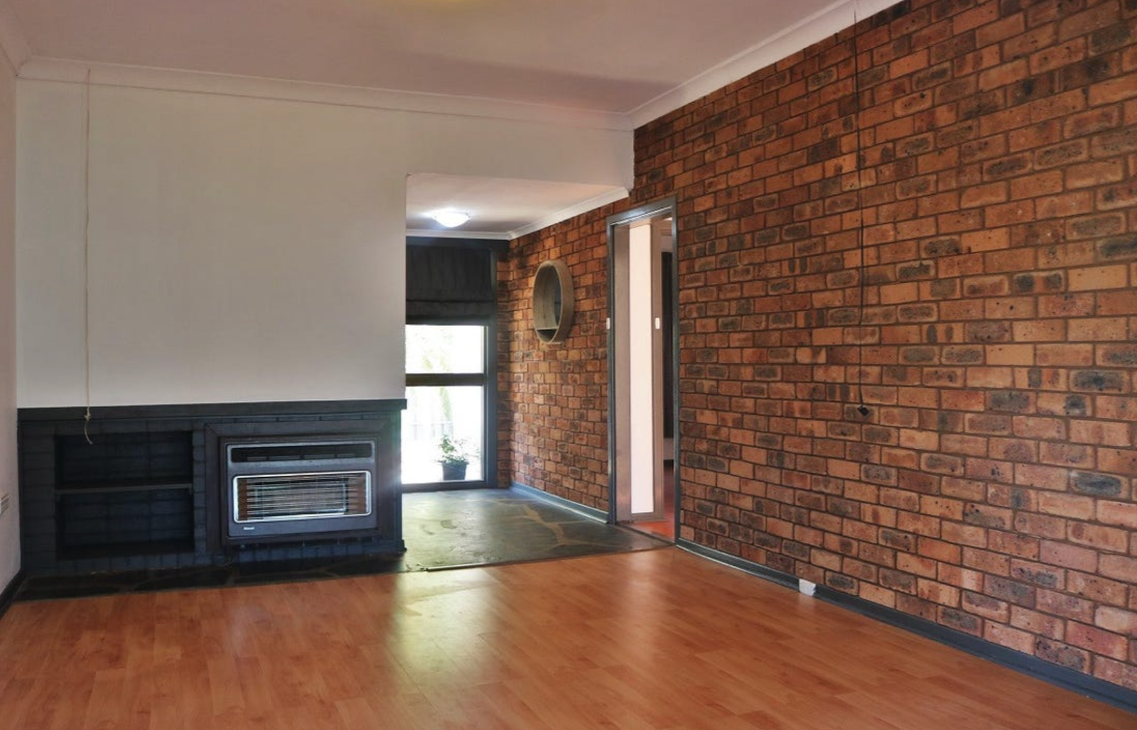 8 Wallace Road living