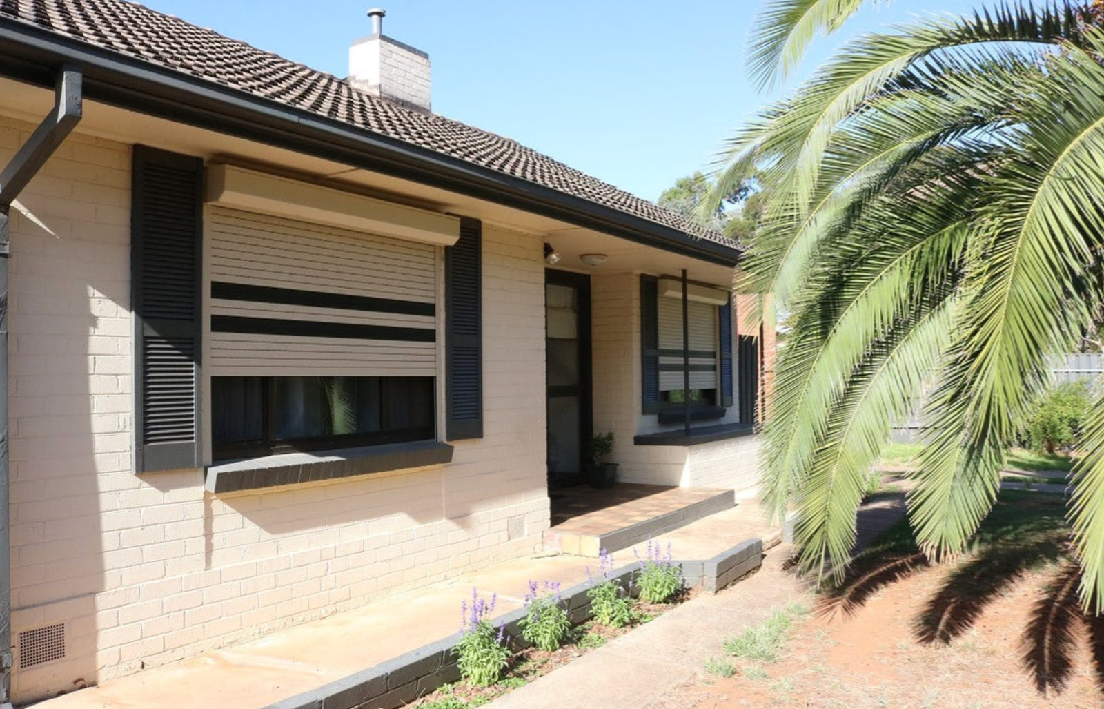 8 Wallace Road detail