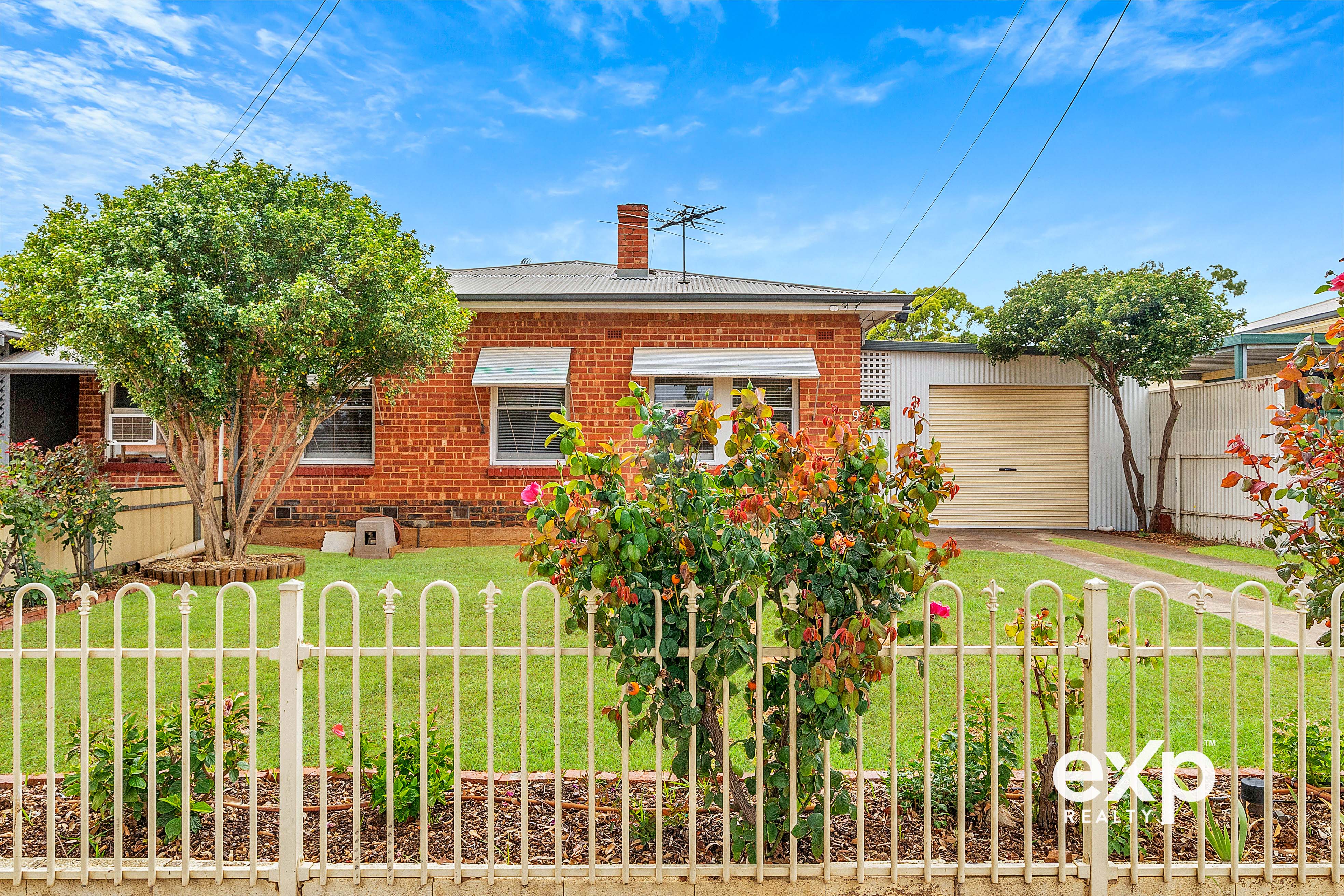 9 Hume Street living