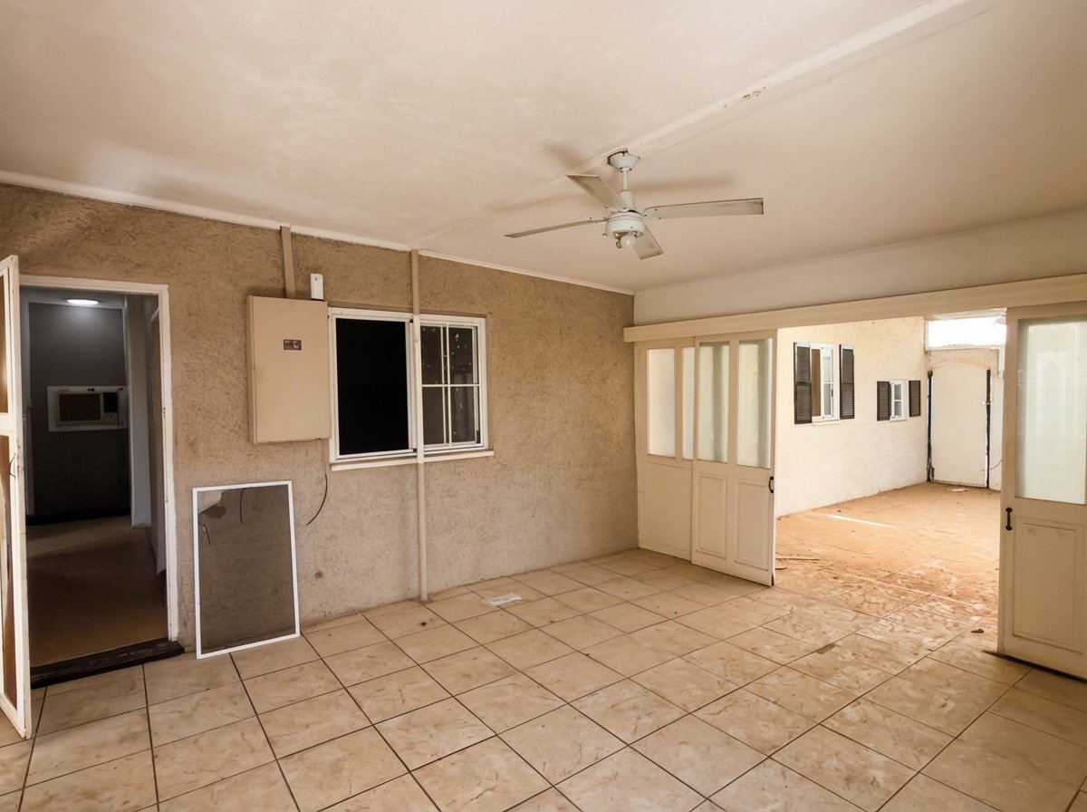 5 Douglas Street living