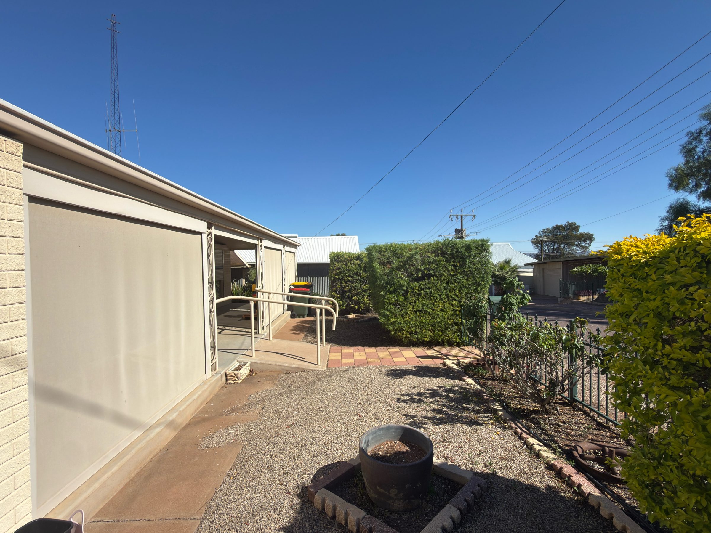 6 Sorata Street living